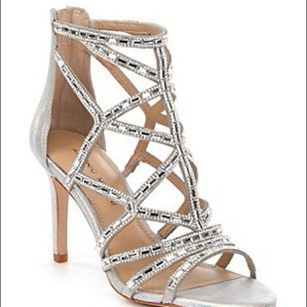 Size 6M Antonio Melani new in box.